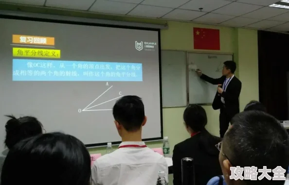 jl zzz 老师因其深入浅出的讲解风格和极具感染力的课堂氛围深受学生喜爱