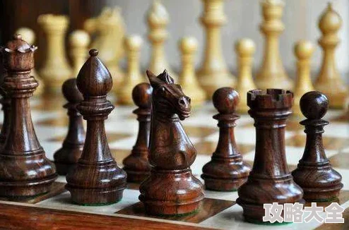 国际象棋与围棋，作为东西方棋类的代表，各自承载着深厚的文化底蕴和独特的智慧魅力。本文将围绕国际象棋与围棋的流行度进行比较分析，探讨两者在各自文化圈中的地位及影响。最近，一则消息引起了广泛关注：国际象棋界的传奇棋手卡斯帕罗夫与围棋界的顶尖高手李世石进行了一场历史性的对决，这场对决再次将东西方棋类的较量推向高潮。